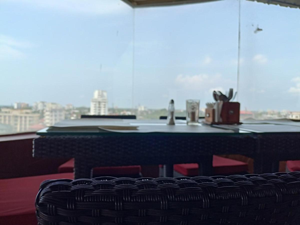 Presidency Kochi City Centre Εξωτερικό φωτογραφία